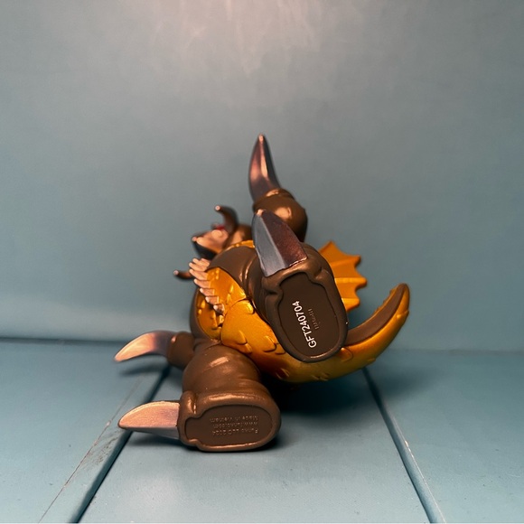 Godzilla (70th Anniversary) Mystery Minis - Gigan 1/24 - Picture 6 of 8
